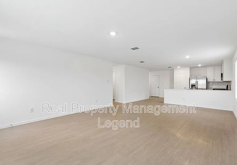 216 Asterwood Ln — Photo 23