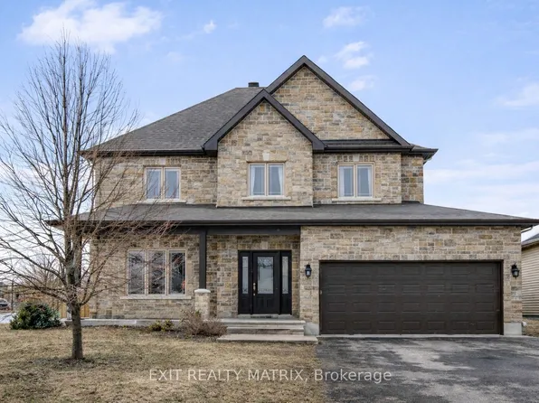 301 Colmar St, Russell, ON K0A 1W0