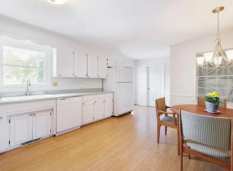 512 Devenger Rd — Photo 13