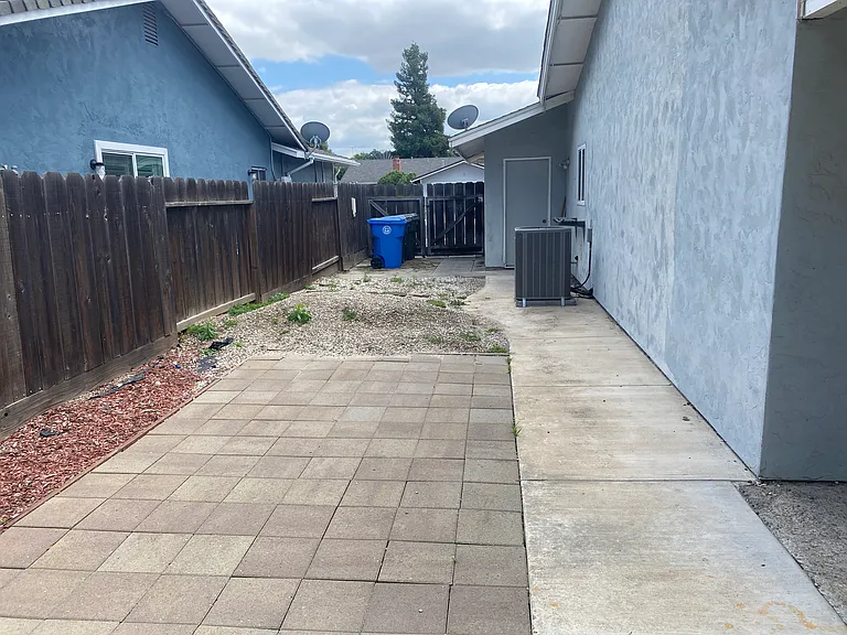 859 Pebble Way — Photo 12
