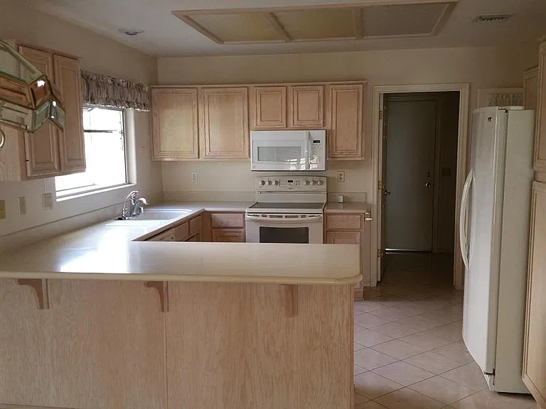 2813 Linkview Dr — Photo 2