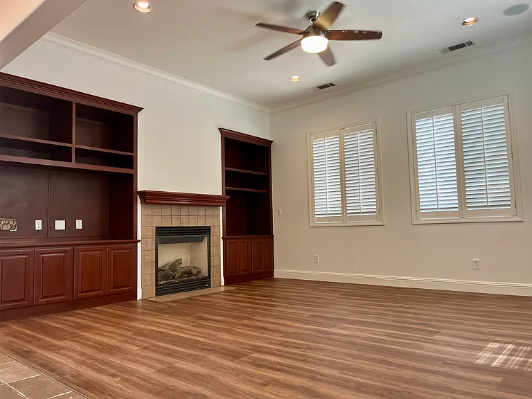 1679 Whispering Wind Dr — Photo 21