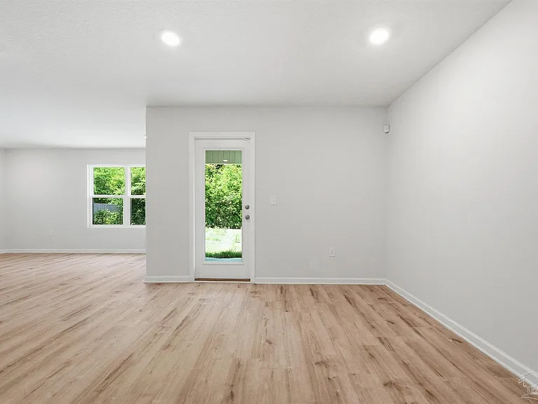 5367 Peach Dr — Photo 28
