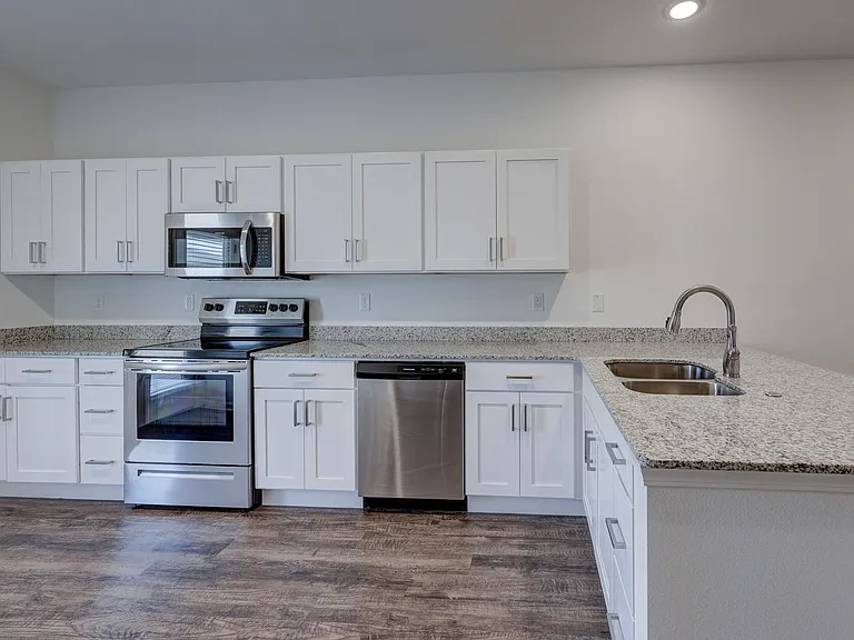 735 Short Leaf Ln — Photo 12