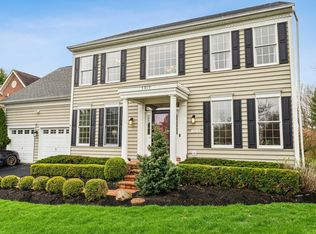 7015 Harlan Sq, New Albany, OH 43054