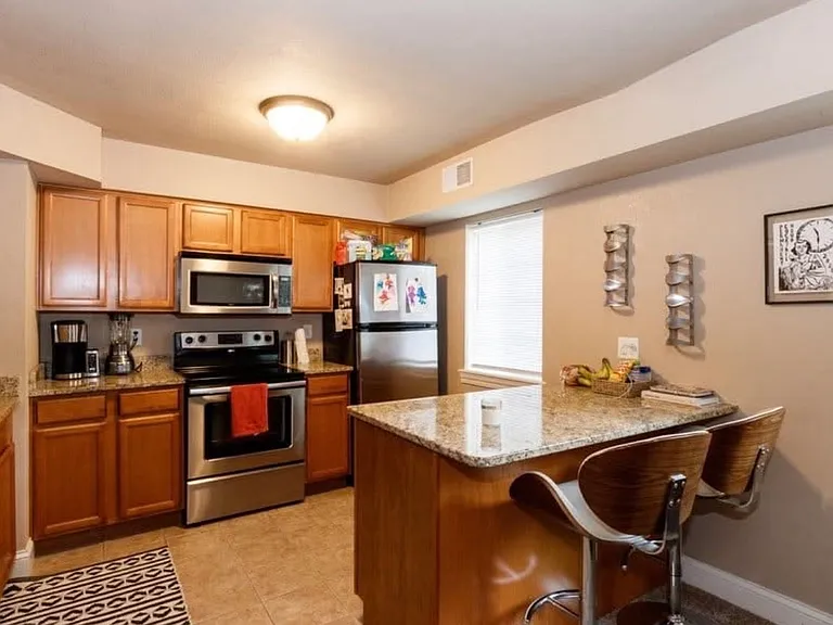 104 Grandview Ct — Photo 4
