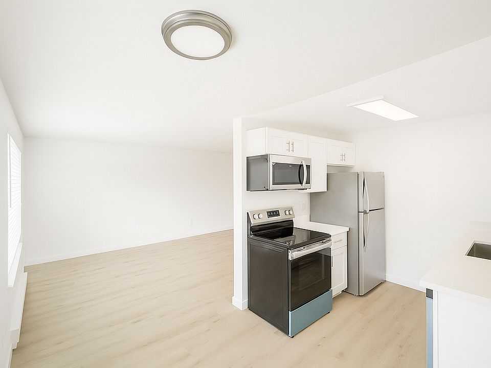 1st image of 7515 146th St SW #323
