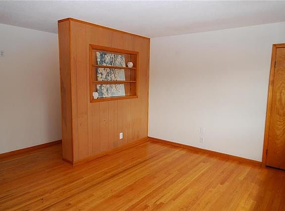 4th image of 1228 Dakota St