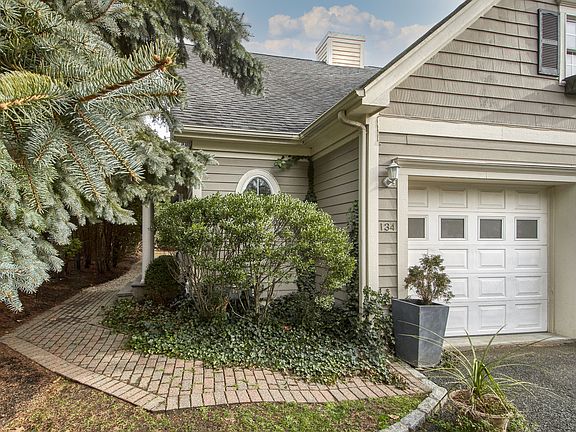 134 Wappanocca Avenue