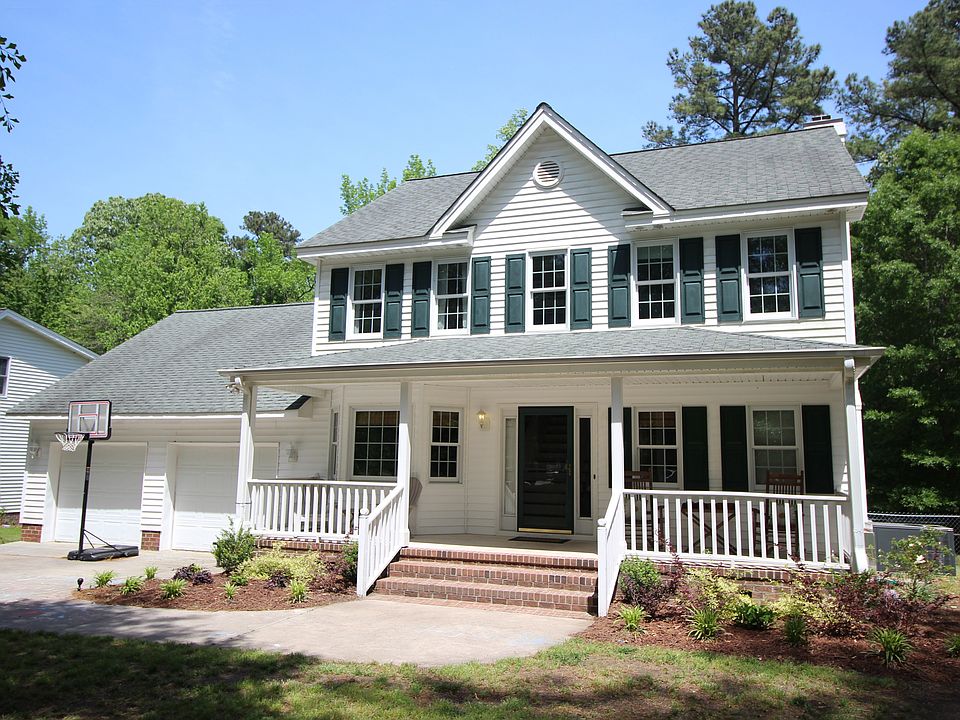 2nd image of 906 Corbett St