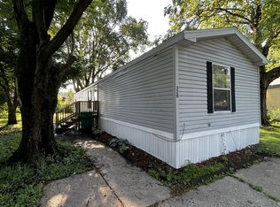 320 Country Elms Est #320, Galesburg, IL 61401