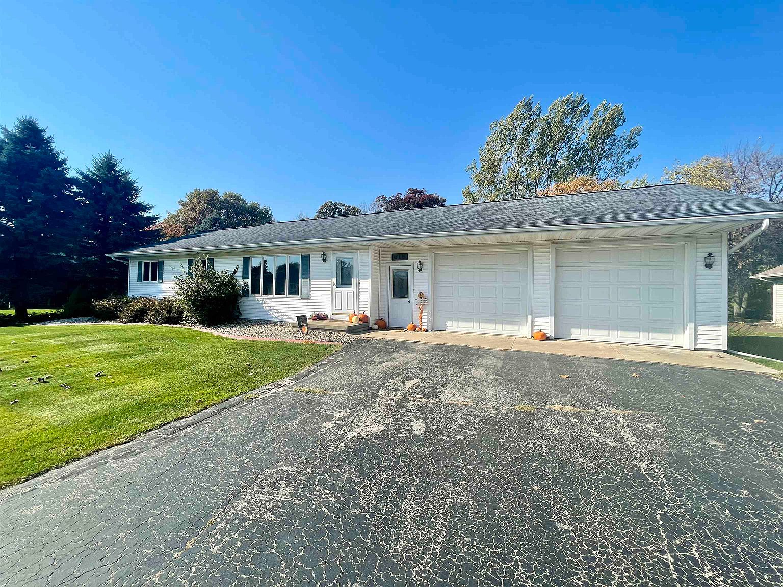 601 Mary Ln, Fairwater, WI 53931 Zillow