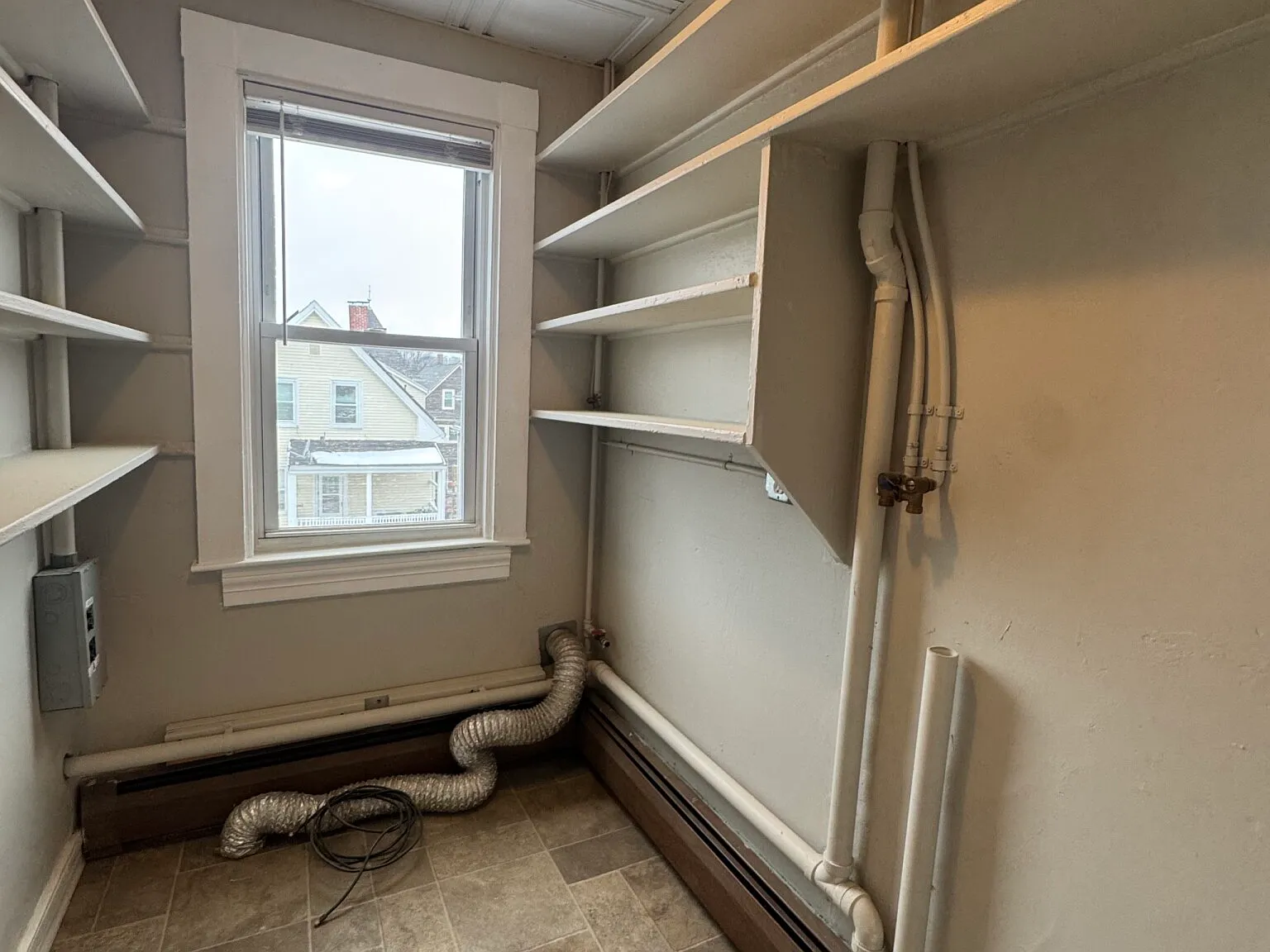 2 bed, 1200 sqft, $2,800 — Photo 2