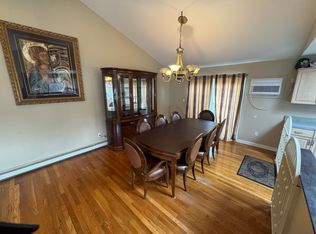 1395 Bellmore Rd, Bellmore, NY 11710