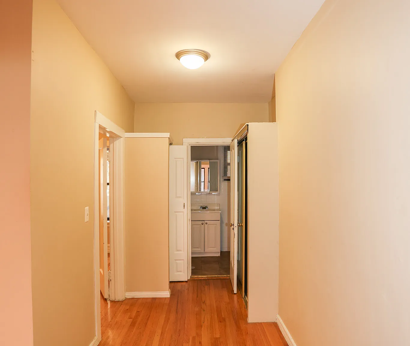 1 bed, 700 sqft, $1,500 — Photo 4