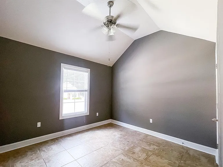 1628 Oxford Pl — Photo 16