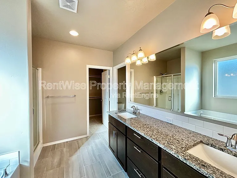 1309 S Jupiter Ave — Photo 9
