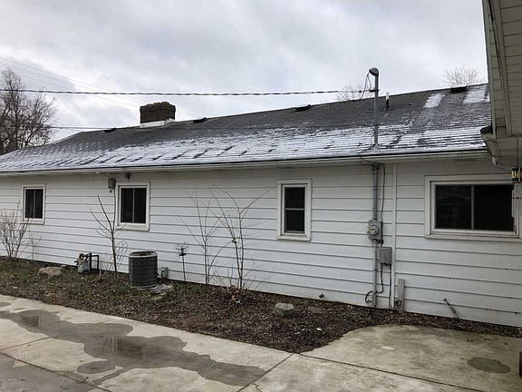 4th image of 1024 Dahlia Ave