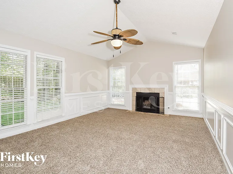 1111 Wynford Cmns SW — Photo 4