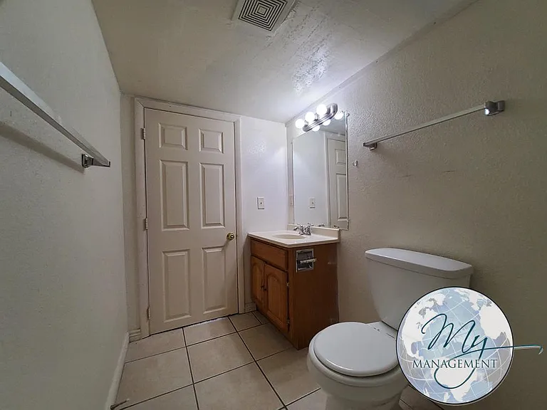 1 bed, 1.0 bath, 465 sqft, $995 — Photo 16