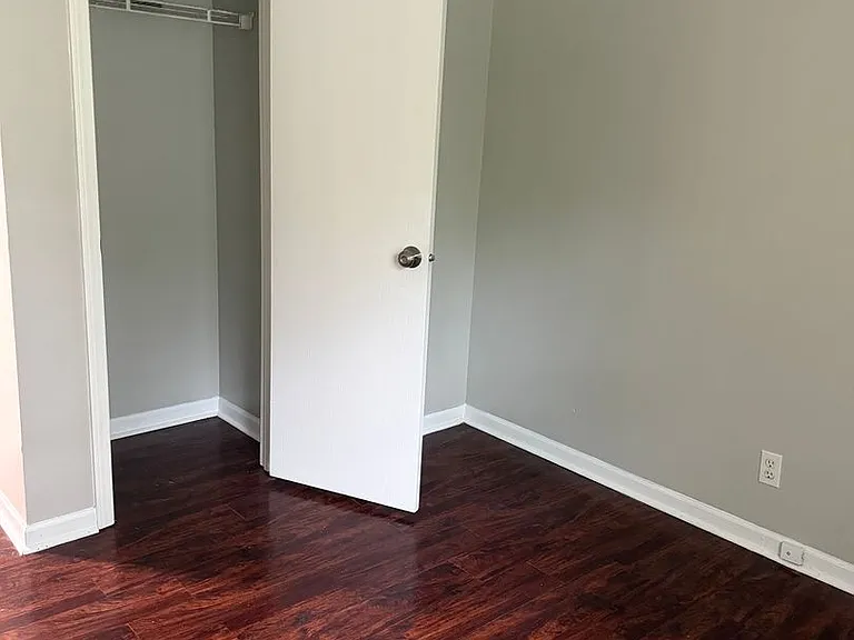 2410 Adams St — Photo 2