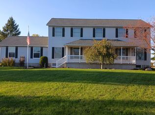 4155 Russia Versailles Rd, Houston, OH 45333