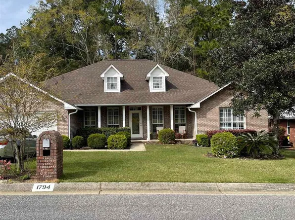 1794 Condor Dr, Cantonment, FL 32533