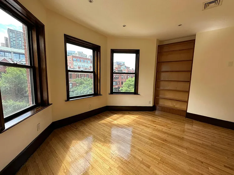 36 Gloucester St #3 — Photo 5