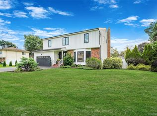 11 Susan Court, Deer Park, NY 11729
