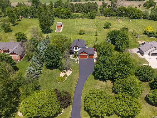 6134 W 214th St, Jordan, MN 55352