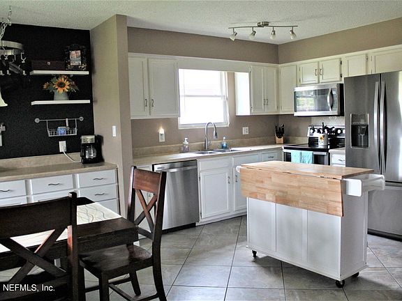 3rd image of 9715 E Viceroy Dr