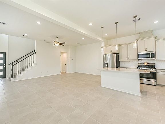 4th image of 9426 Harvest Oak Ct