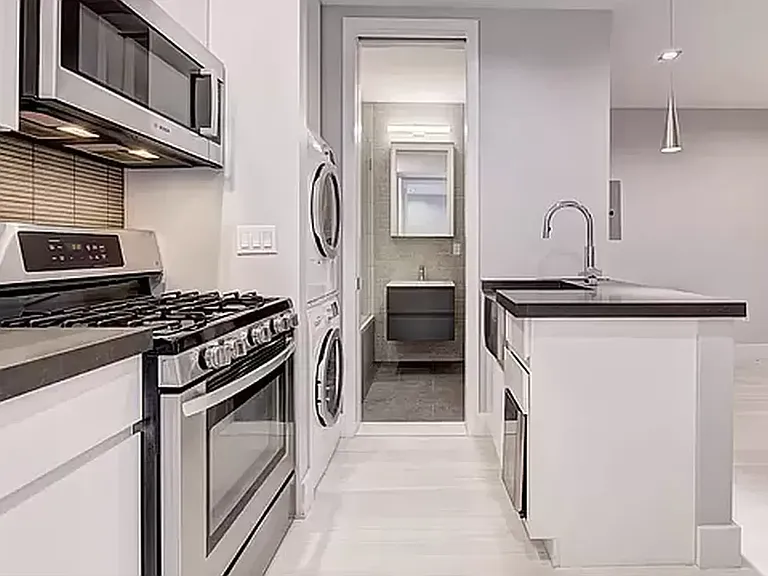 161 Stanton St #2E — Photo 1