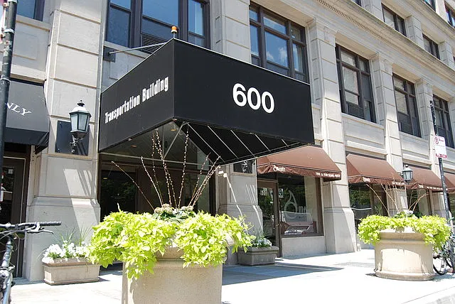 600 S Dearborn St #1304