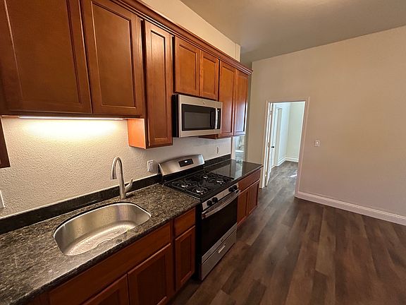 2nd image of 1536 Flora St