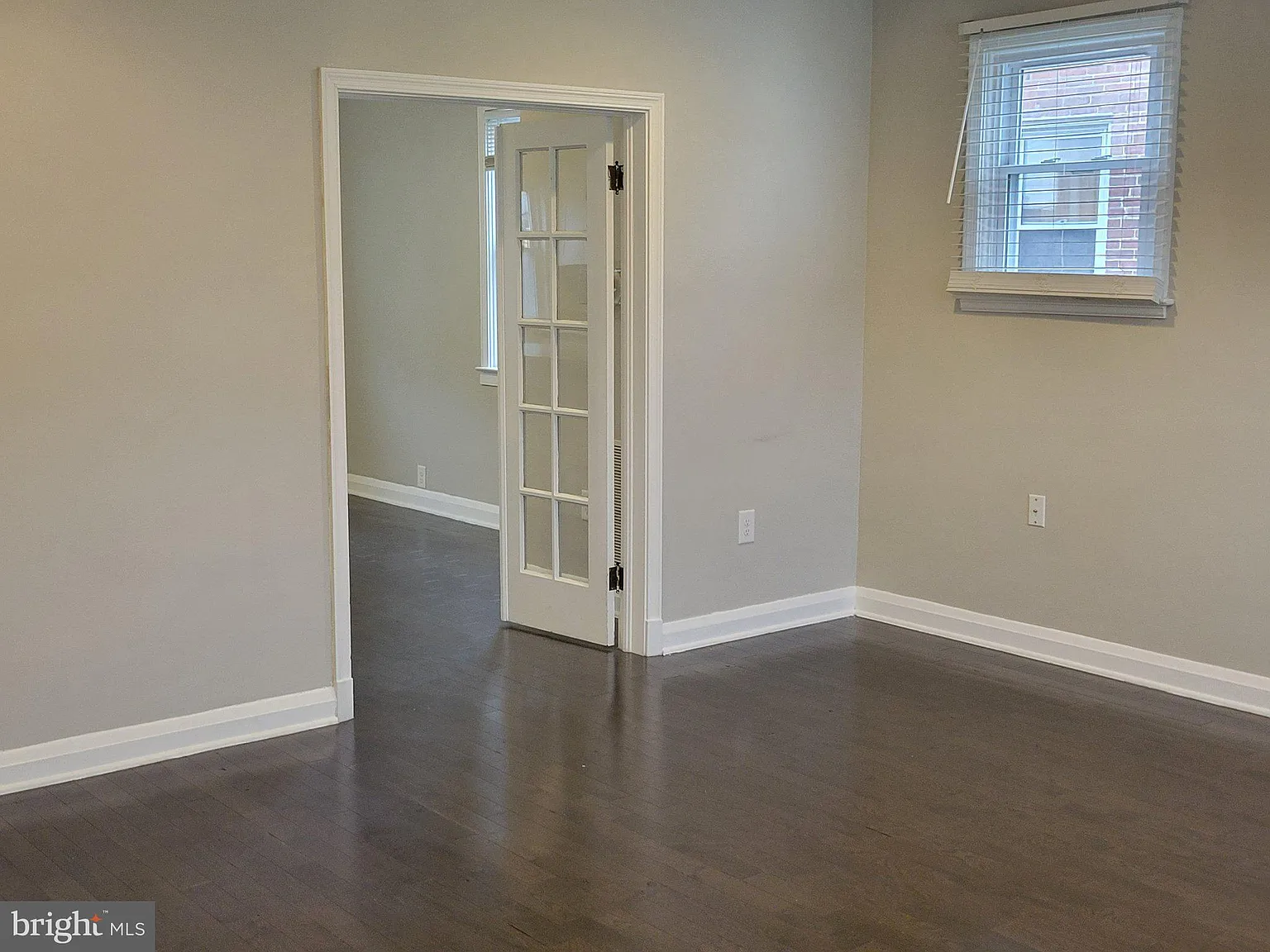 4 bed, 2.0 bath, 1844 sqft, $2,300 — Photo 2