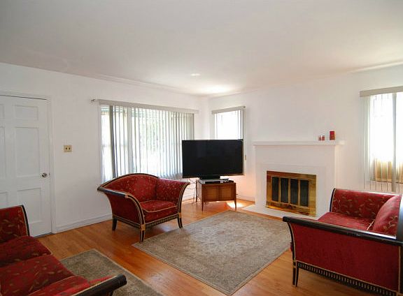 4th image of 241 McCreery Ave
