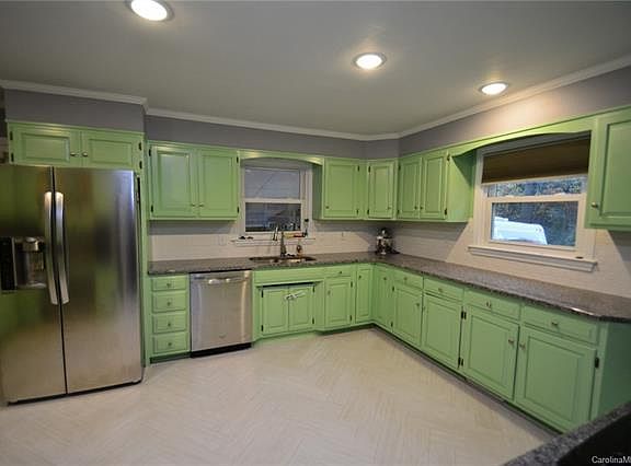 5th image of 801 Waverly Pl