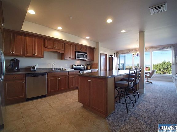 4th image of 1809 Melody Ln Unit 4