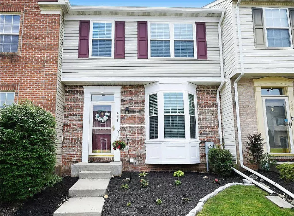 457 Deerhill Cir photo 1
