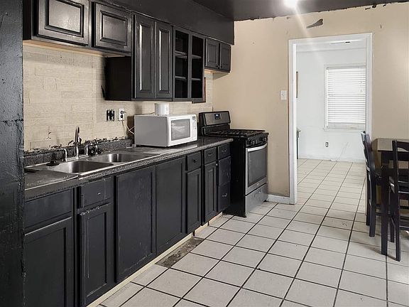 4th image of 4129 Chelsea Ave