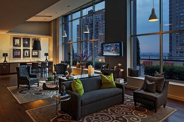 Rented by The Moinian Group | media 7