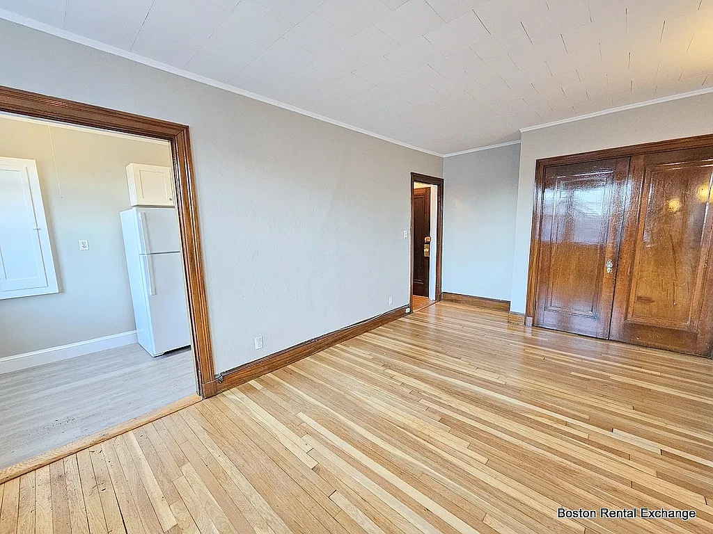 Studio, $2,100 — Photo 4