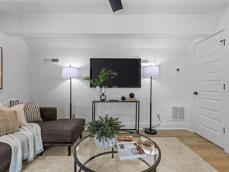 The Collection at North Davidson Townhomes for Rent in NoDa — Photo 93