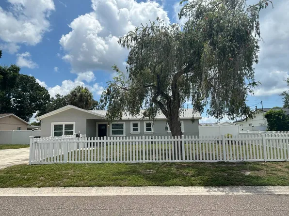 7441 Oak St NE, Saint Petersburg, FL 33702