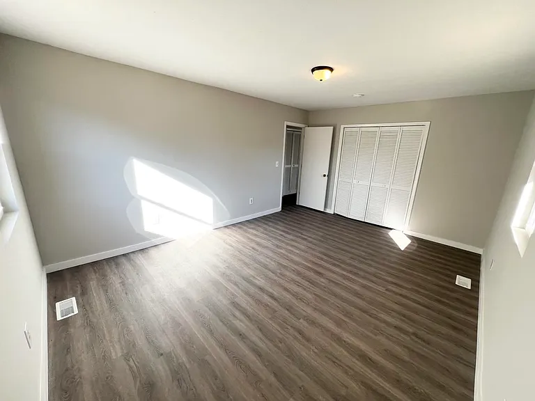 1332 Huger St — Photo 6