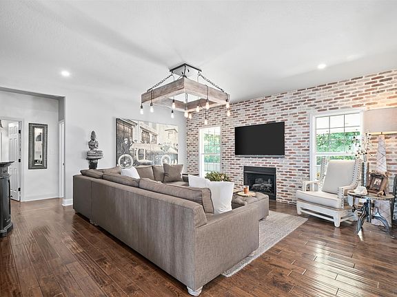 4th image of 907 Terraceside Cir
