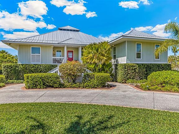 3rd image of 1627 Gaspar Dr S