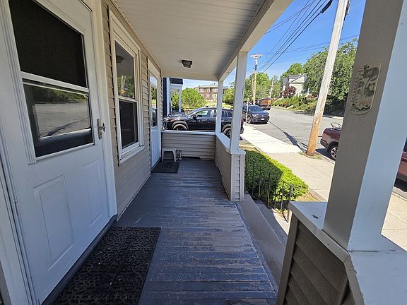4th image of 2 Suffolk Ave