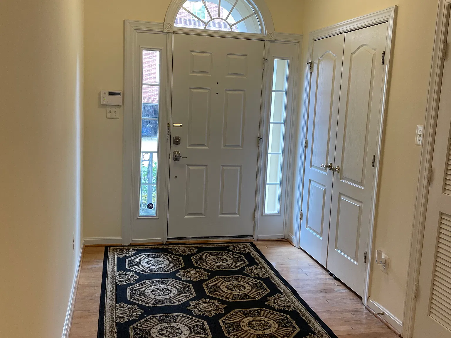 3 bed, 3.5 bath, 1756 sqft, $3,750 — Photo 2